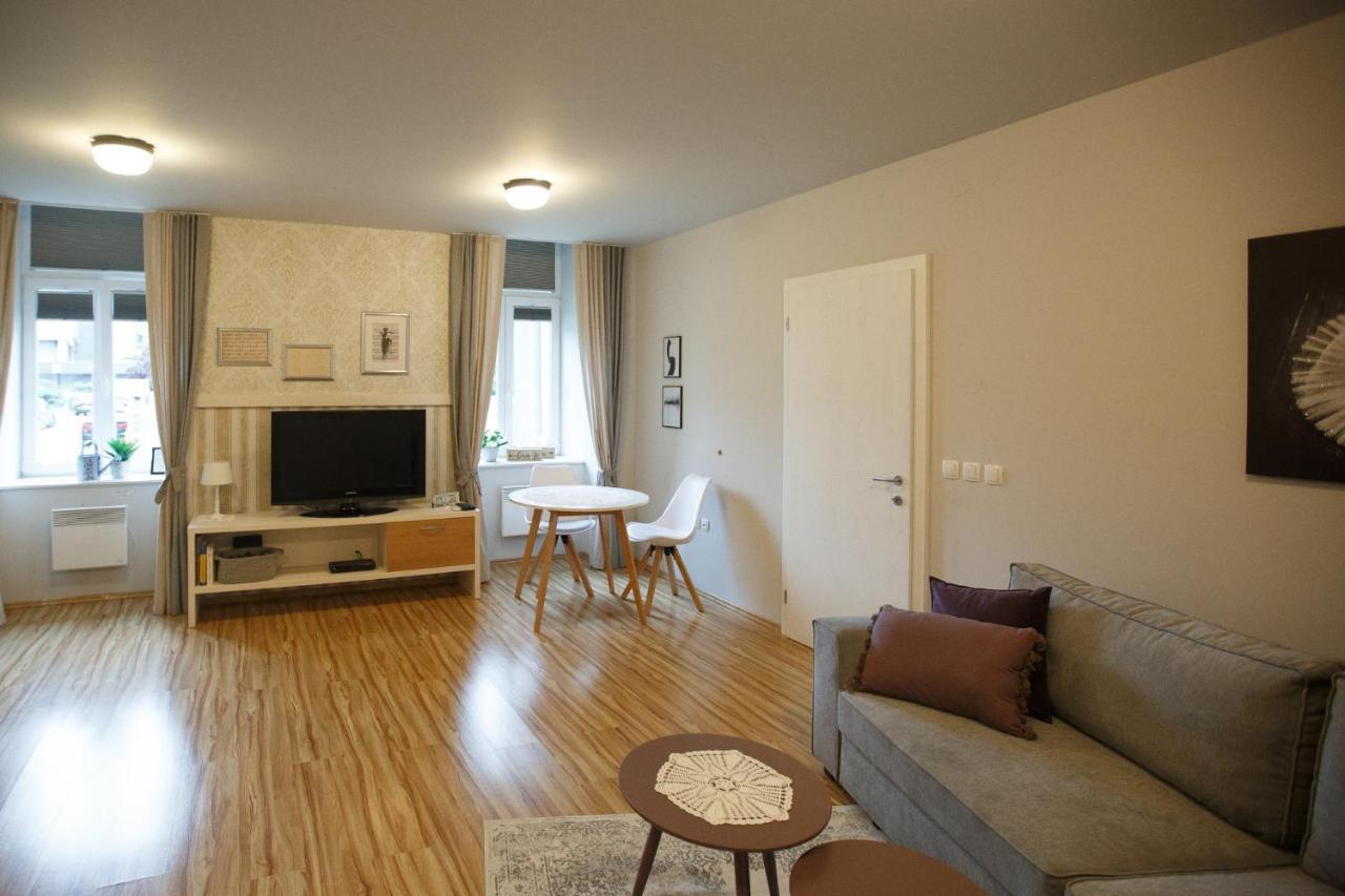 Apartment Nobl Plac Цельє Екстер'єр фото